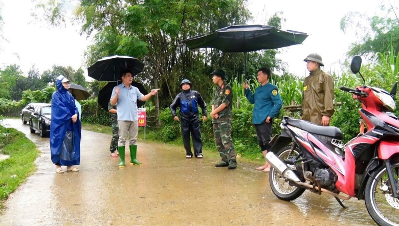Ph&uacute; Thọ: Tập trung ứng ph&oacute; mưa lũ, khắc phục sự cố sạt lở đất nghi&ecirc;m trọng- Ảnh 4.