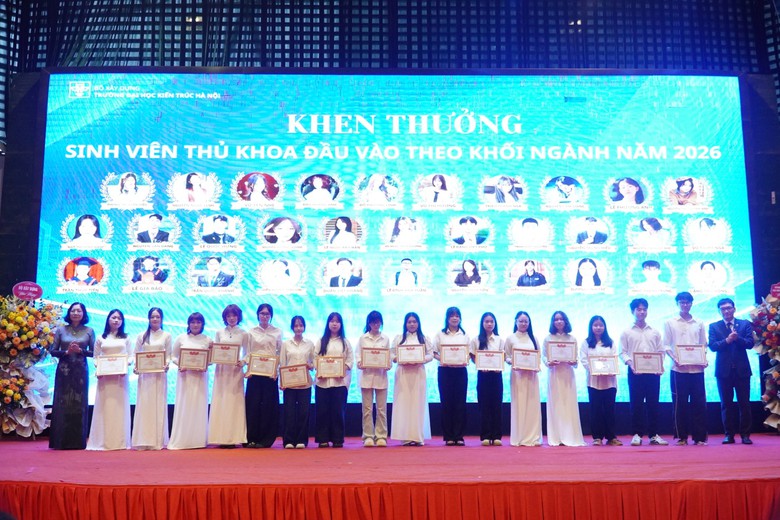 Trường Đại học Kiến tr&uacute;c H&agrave; Nội đổi mới quản trị, đẩy mạnh hợp t&aacute;c quốc tế - Ảnh 3.