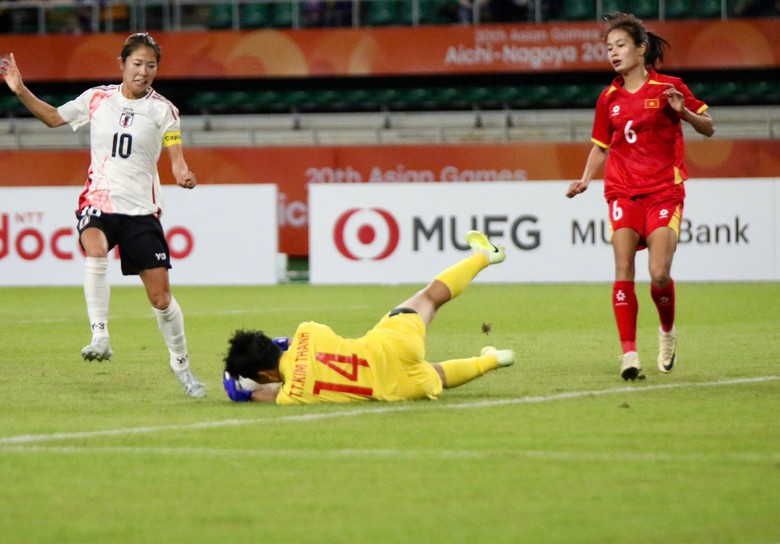 ASIAD 20: Thua đậm Nhật Bản, tuyển nữ Việt Nam quyết đấu Th&aacute;i Lan- Ảnh 1.
