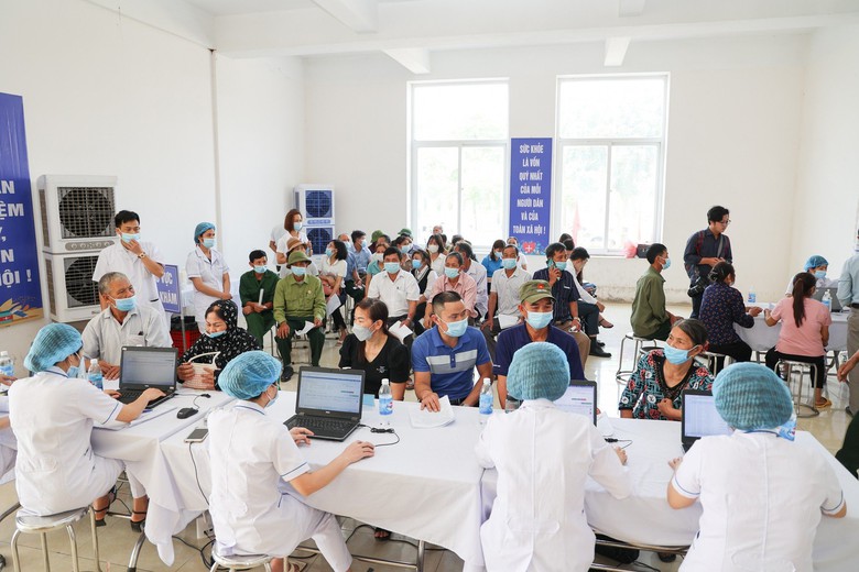 Tiếp tục đồng bộ, li&ecirc;n th&ocirc;ng dữ liệu kh&aacute;m chữa bệnh bảo hiểm y tế l&ecirc;n VneID - Ảnh 1.