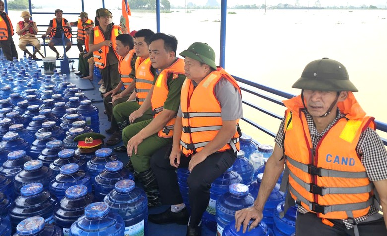 Hơn 3.000 hộ dân Ninh Bình bị ảnh hưởng mưa lũ, nước sông tiếp tục dâng cao- Ảnh 2.