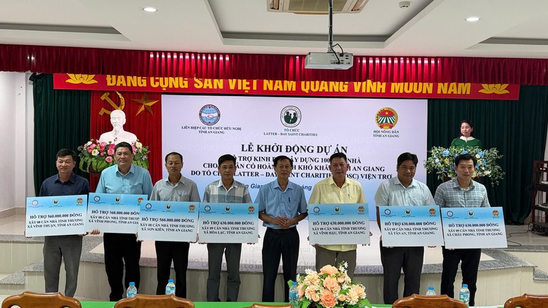 An Giang: Khởi động dự án hỗ trợ kinh phí xây dựng 100 căn nhà cho hộ nghèo, khó khăn- Ảnh 1.