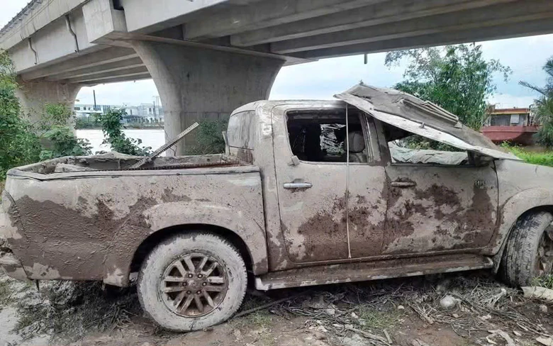 Vĩnh Long: Bộ xương trong ôtô chìm dưới kênh, bên cạnh có 144 triệu đồng- Ảnh 2.