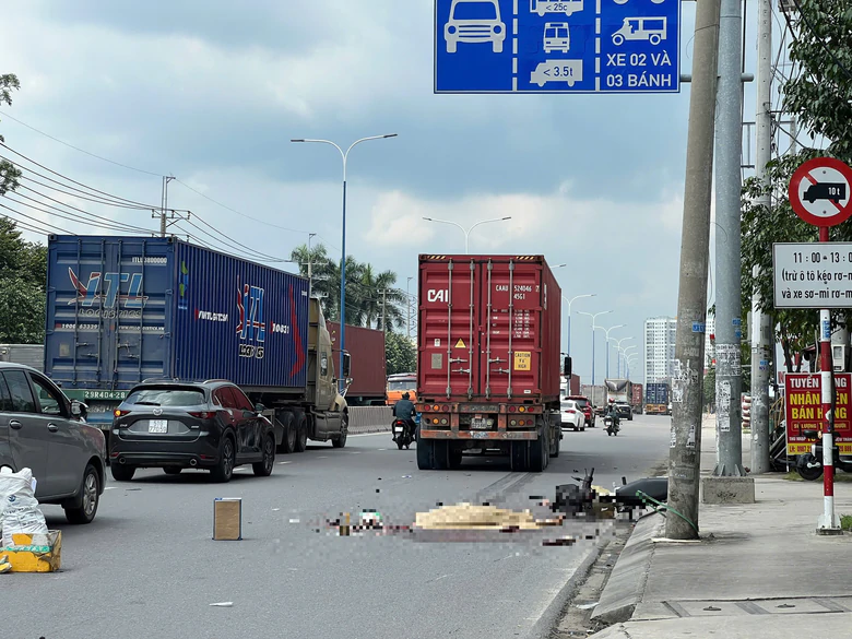 TP.HCM: Xe đầu kéo va chạm xe máy, người đàn ông tử vong tại chỗ- Ảnh 1.