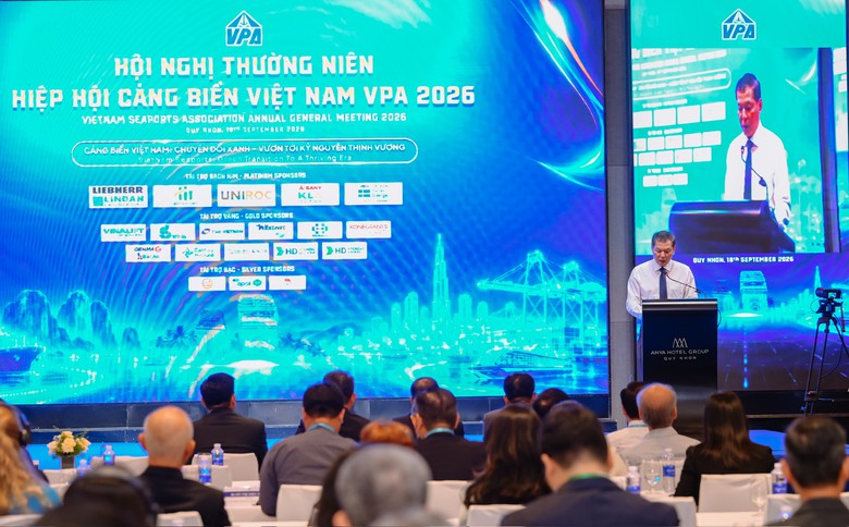 Chuyển đổi xanh cảng biển Việt Nam, kiến tạo hệ sinh thái hàng hải, logistics - Ảnh 3.