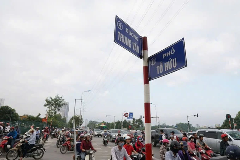Điều chỉnh tổ chức giao thông nút giao Tố Hữu - Trung Văn từ 19/9, người dân đi lại thế nào? - Ảnh 1.