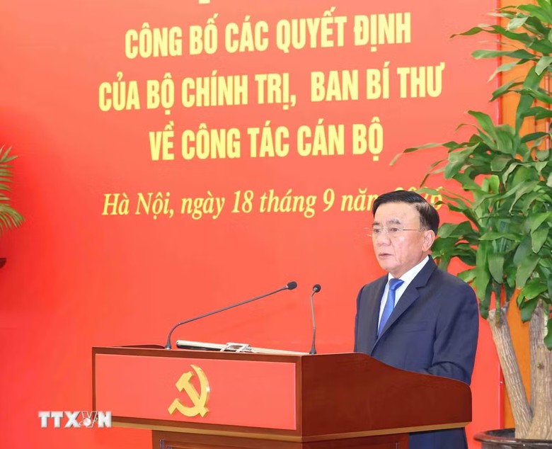 Hội nghị công bố 12 quyết định của Bộ Chính trị, Ban Bí thư về công tác cán bộ- Ảnh 3.