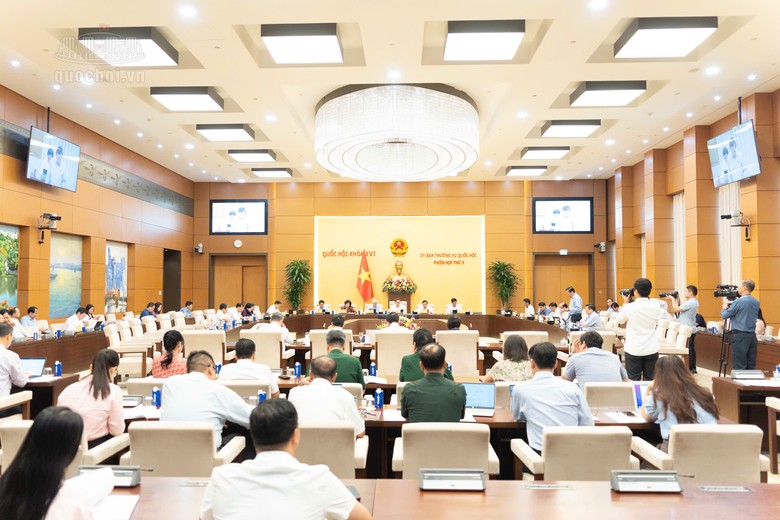Ủy ban Thường vụ Quốc hội họp Phi&ecirc;n thứ 6, xem x&eacute;t 27 dự &aacute;n, dự thảo luật - Ảnh 1.