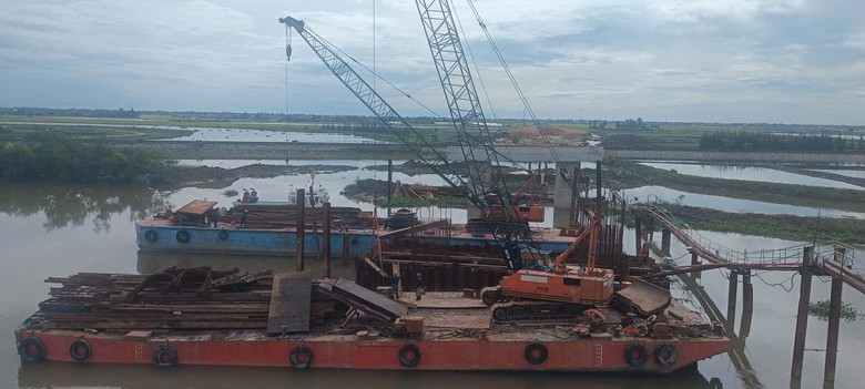 Xuy&ecirc;n lễ 2/9 tr&ecirc;n những c&ocirc;ng trường giao th&ocirc;ng ở H&agrave; Tĩnh - Ảnh 3.
