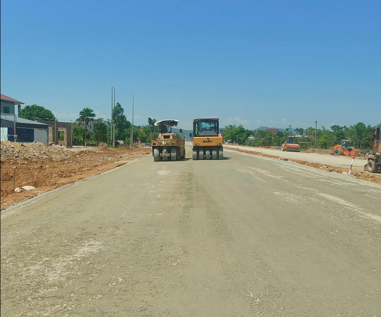 Xuy&ecirc;n lễ 2/9 tr&ecirc;n những c&ocirc;ng trường giao th&ocirc;ng ở H&agrave; Tĩnh - Ảnh 4.
