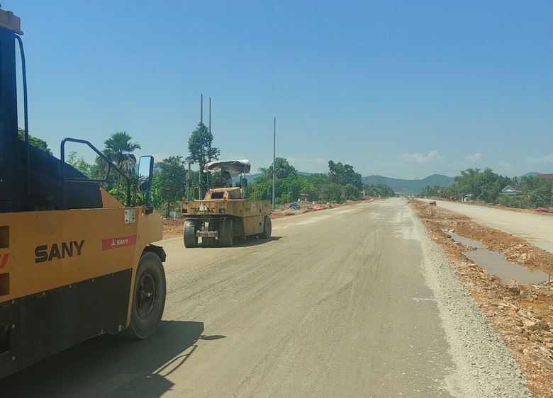 Xuy&ecirc;n lễ 2/9 tr&ecirc;n những c&ocirc;ng trường giao th&ocirc;ng ở H&agrave; Tĩnh - Ảnh 5.