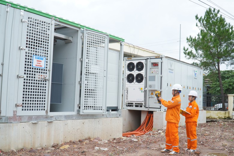 Tăng đầu tư BESS để “chia lửa” cho lưới điện miền Bắc - Ảnh 1.