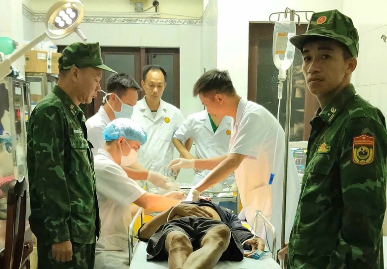 Kịp thời cấp cứu ngư d&acirc;n bị chấn thương sọ n&atilde;o tại đảo Trường Sa - Ảnh 2.
