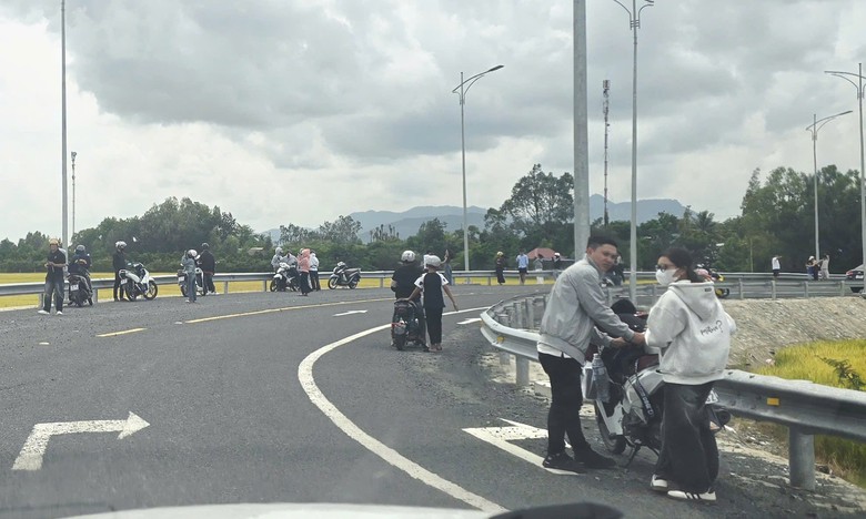 Đảm bảo an to&agrave;n giao th&ocirc;ng tr&ecirc;n tuyến tr&aacute;nh Tri T&ocirc;n ở An Giang - Ảnh 3.
