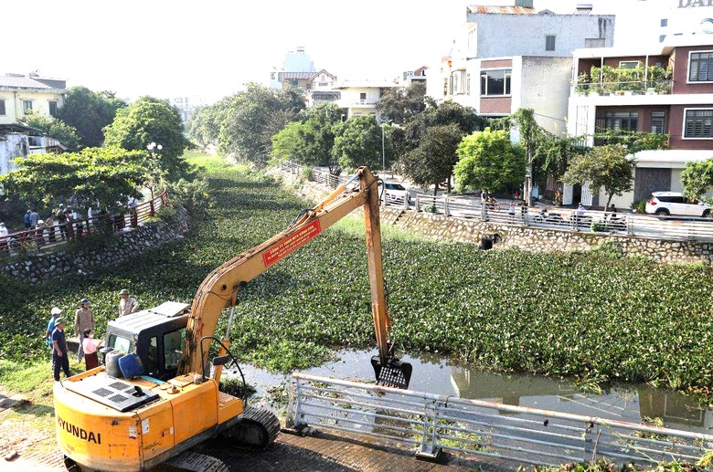 Chủ tịch tỉnh Thanh Hóa yêu cầu xử lý dứt điểm 24 điểm ngập thường xuyên trong đô thị trước 30/9 - Ảnh 3.