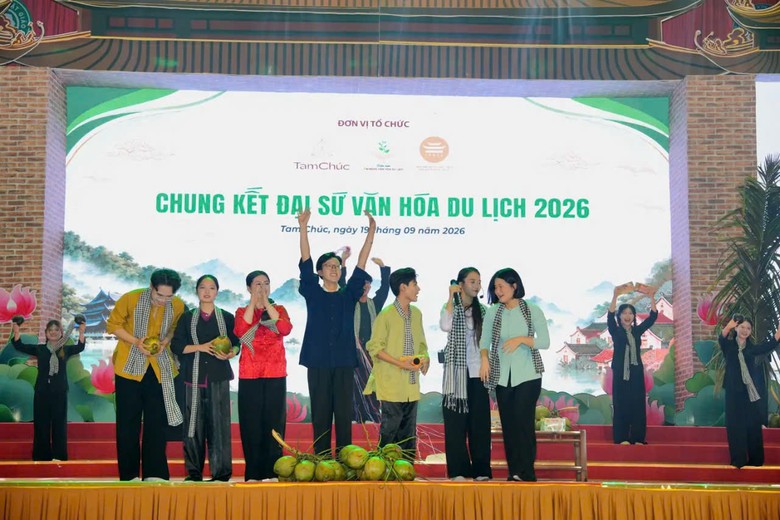 Hai sinh viên Học viện Hàng không giành quán quân, á quân Đại sứ Văn hóa Du lịch- Ảnh 1.