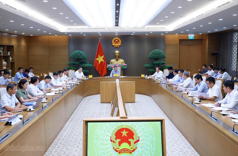 Thủ tướng: Thúc đẩy các dự án trọng điểm GTVT chậm tiến độ và tỉ lệ giải ngân thấp- Ảnh 1.