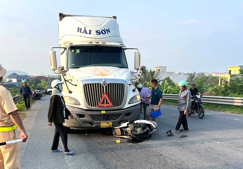 Hải Phòng: Xe đầu kéo va chạm với xe máy, người đàn ông tử vong- Ảnh 1.