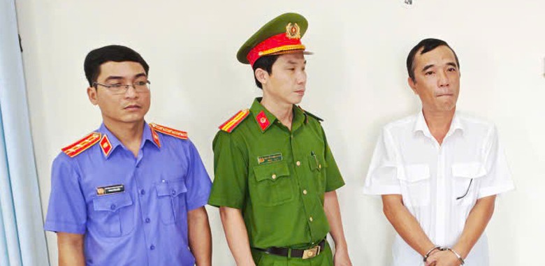 Một công chức thuế ở Vĩnh Long bị khởi tố- Ảnh 1.