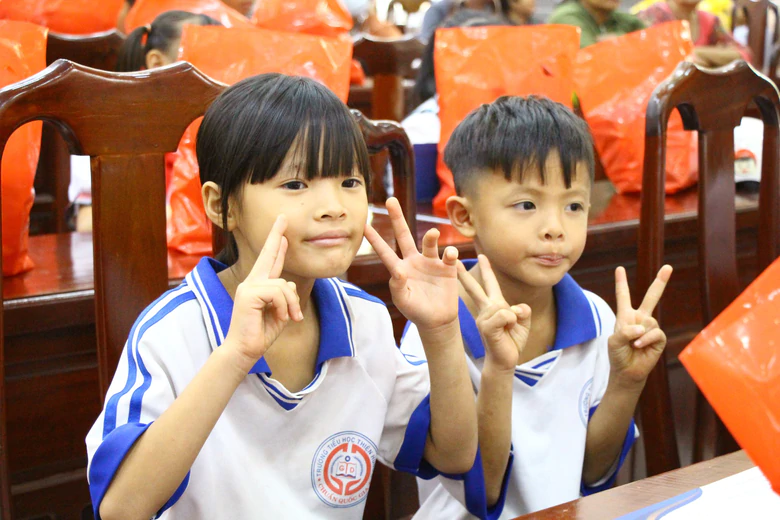 10.000 phần quà Trung thu đến với thiếu nhi vùng biên giới, dân tộc thiểu số và miền núi- Ảnh 3.