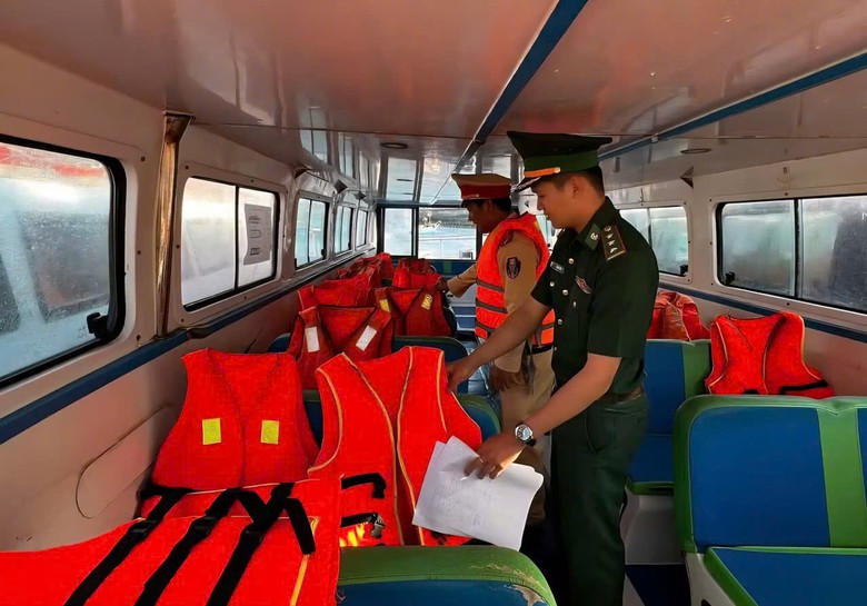 Tuyến đường thủy Sa Kỳ - Lý Sơn: Tăng cường quản lý đảm bảo an toàn những chuyến tàu- Ảnh 3.