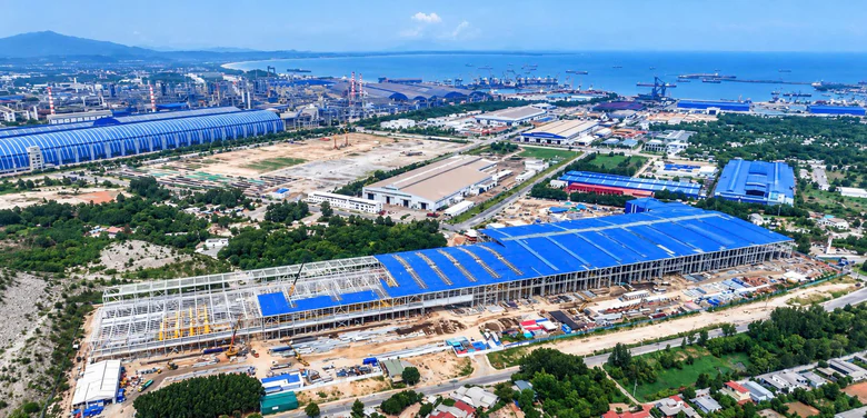 Hòa Phát: Hoàn thành xây dựng gần 70% Nhà máy sản xuất ray và thép đặc biệt - Ảnh 2.