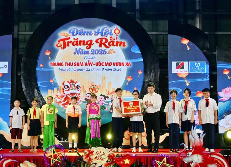 Phú Thọ rộn ràng đêm hội Trăng rằm tại phường Vĩnh Phúc- Ảnh 5.