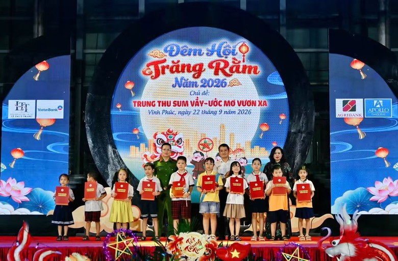 Phú Thọ rộn ràng đêm hội Trăng rằm tại phường Vĩnh Phúc- Ảnh 7.