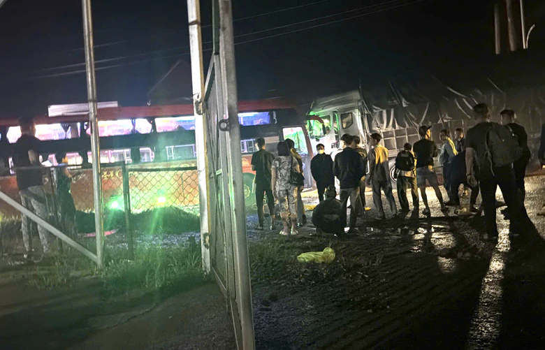 5 ô tô va chạm liên hoàn trên đường Hồ Chí Minh qua Lâm Đồng- Ảnh 2.