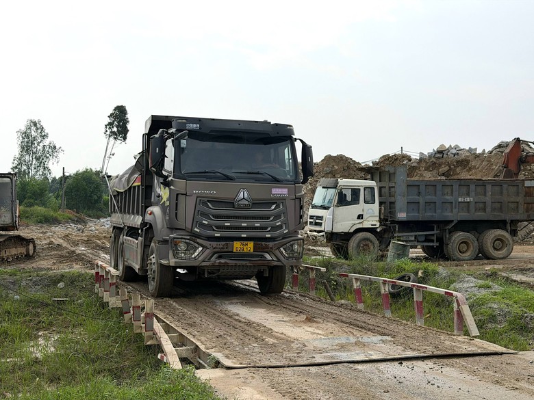 Quảng Ngãi: Quản lý thị trường kiểm tra nguồn gốc khoáng sản là vật liệu xây dựng- Ảnh 3.