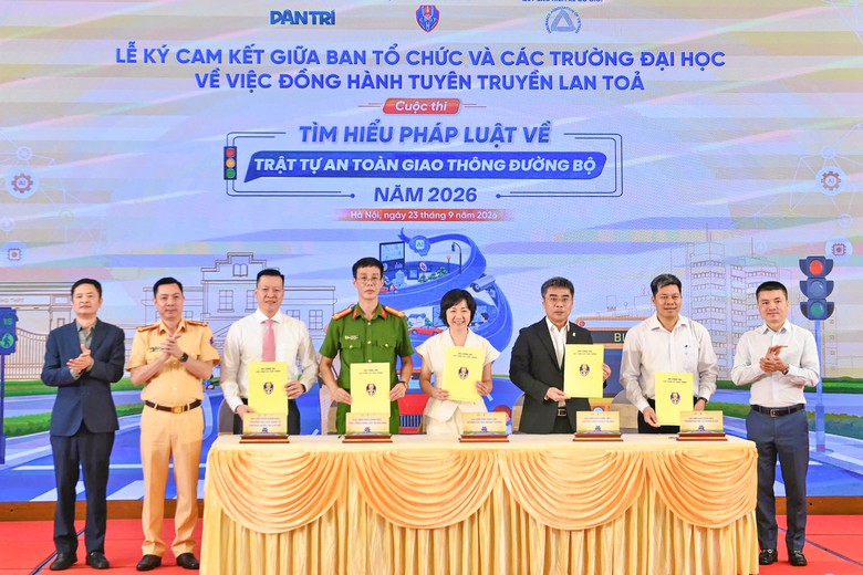 Cục phó CSGT: "Người dân hiểu được luật giao thông thì mới chấp hành tốt" - Ảnh 2.