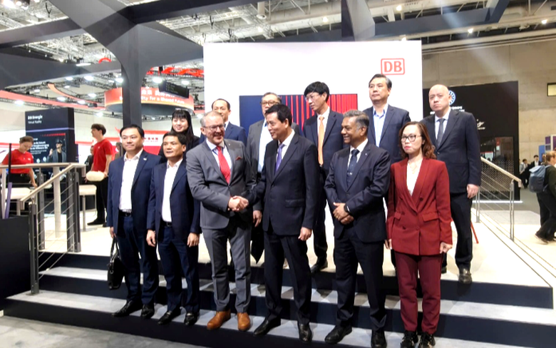 húc đẩy hợp tác và chuyển giao công nghệ đường sắt tốc độ cao - Ảnh 2.