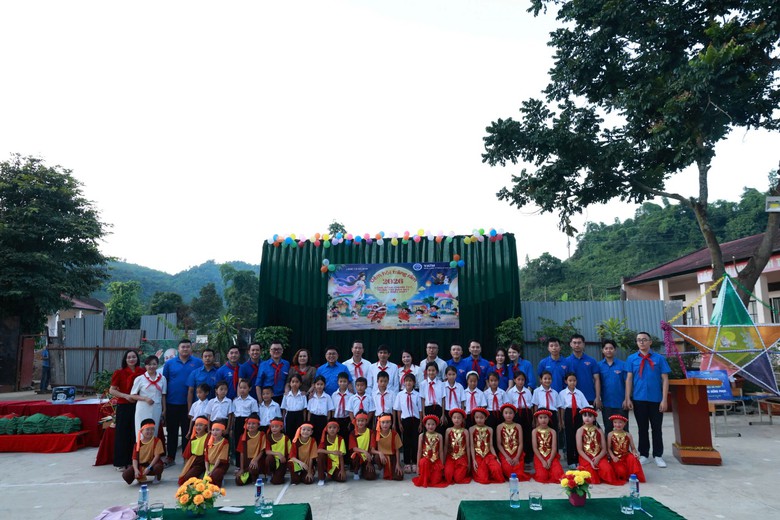 Tuổi trẻ ngành Xây dựng “Thắp sáng đường biên - Đường cờ Tổ quốc” tại Điện Biên- Ảnh 8.