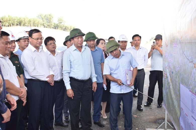 Bộ trưởng Trần Hồng Minh kiểm tra tiến độ thực hiện dự án cao tốc Tuyên Quang - Hà Giang- Ảnh 1.