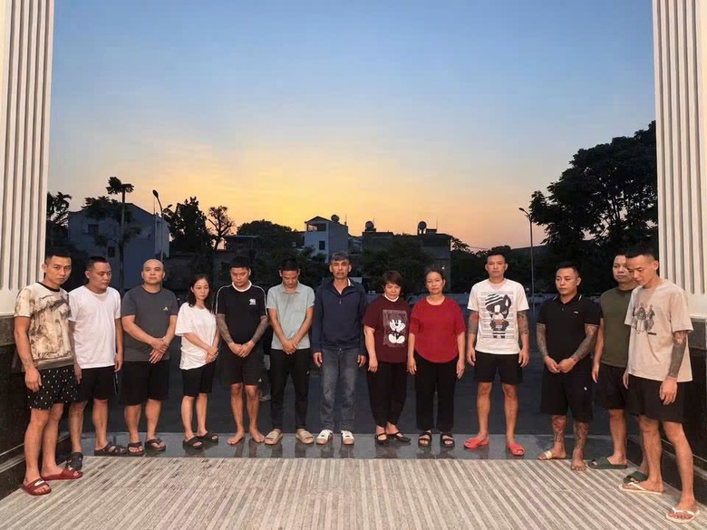 Công an Tuyên Quang triệt phá tụ điểm đánh bạc trên đồi cây- Ảnh 1.