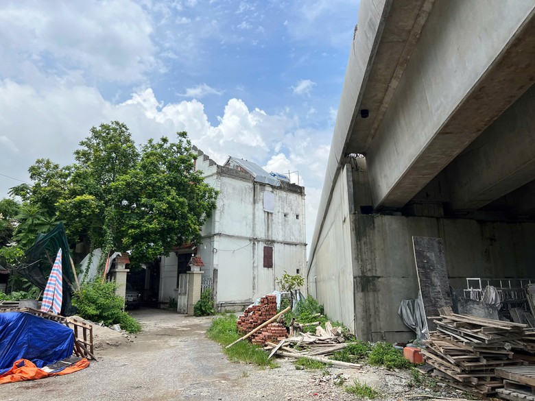 Lập phương án cưỡng chế GPMB để hoàn thành cầu vượt đường sắt Phủ Lý trong năm nay- Ảnh 2.
