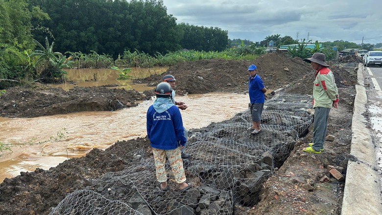 Mưa lũ ở Đồng Nai: 286 hộ dân bị ảnh hưởng, một phụ nữ tử vong do nước cuốn- Ảnh 3.