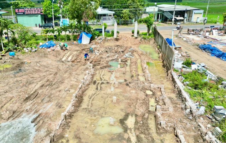 Căn nhà 300 tấn trên đường kết nối sân bay Long Thành được “thần đèn” di dời thế nào?- Ảnh 11.