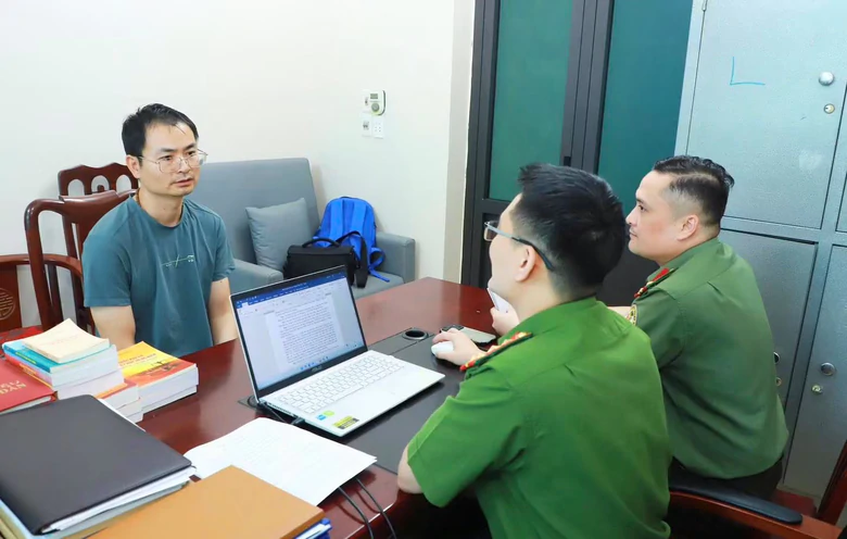 Tuyên Quang phối hợp bắt giữ trao trả đối tượng truy nã liên quan đến vụ án buôn lậu- Ảnh 1.