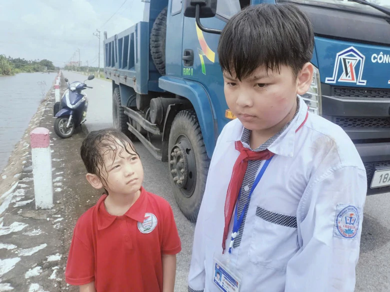 Nam sinh lớp 11 dũng cảm lao xuống sông, cứu hai em nhỏ đuối nước ở Ninh Bình- Ảnh 2.