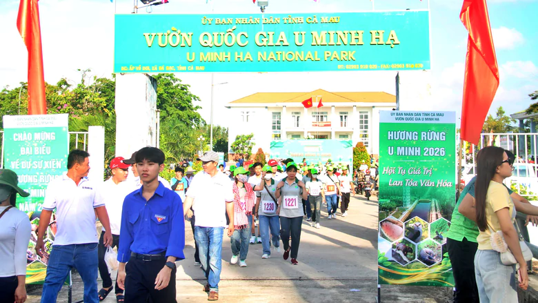 Cà Mau ưu tiên nâng cấp hạ tầng, phát triển du lịch thành ngành kinh tế trụ cột- Ảnh 2.