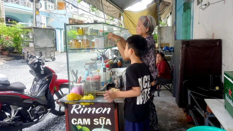 Từ hỗ trợ đến đồng hành dài hạn cùng trẻ em mồ côi sau đại dịch- Ảnh 2.