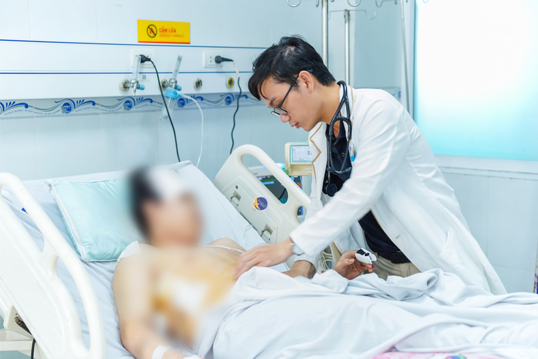 Vụ án mạng ở Củ Chi: Nghi phạm bị lấy lời khai, hai nạn nhân ổn định - Ảnh 3.