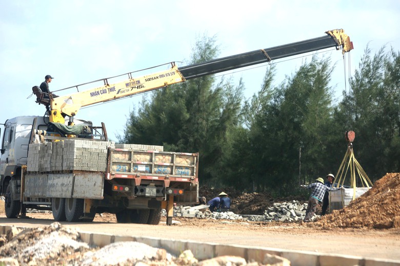 Thanh Hóa: Dồn lực thi công dự án đường Voi - Sầm Sơn- Ảnh 3.