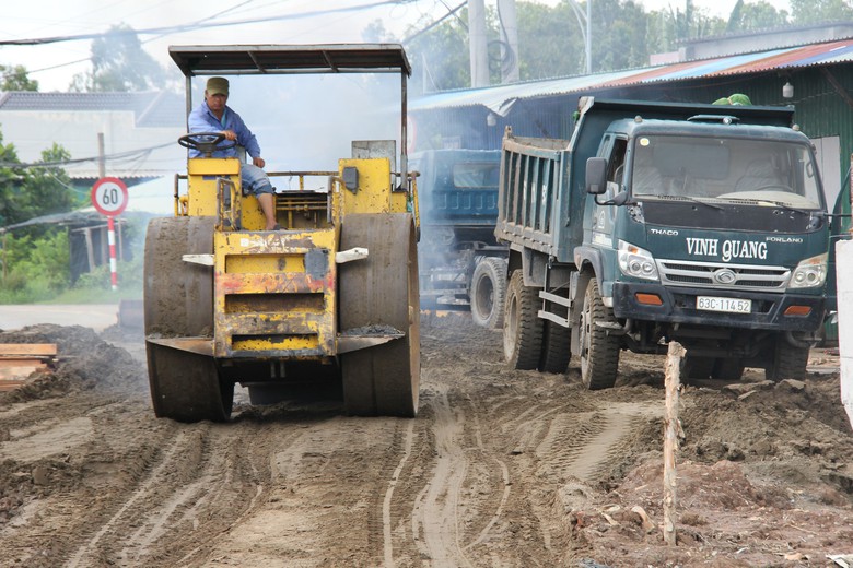 Đồng Tháp: Hơn 252 tỷ đồng làm tuyến đường 4,1km ở xã đảo Tân Phú Đông - Ảnh 1.