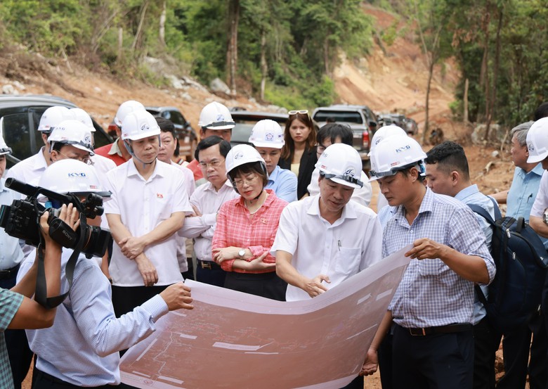 Khánh Hòa cần tập trung tháo gỡ vướng mắc dự án đường liên vùng- Ảnh 1.