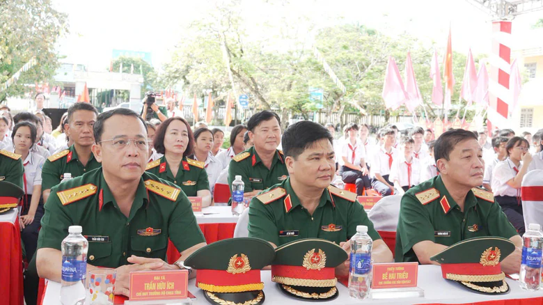 Xây dựng công trình đoàn kết quân dân tại Quảng Ngãi- Ảnh 2.