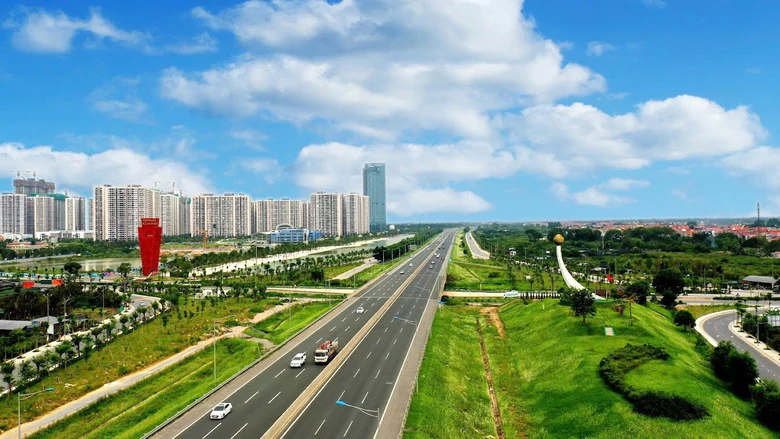 Hút vốn đầu tư cao tốc, tạo cực tăng trưởng mới, hình thành hành lang vận tải chủ lực- Ảnh 1.