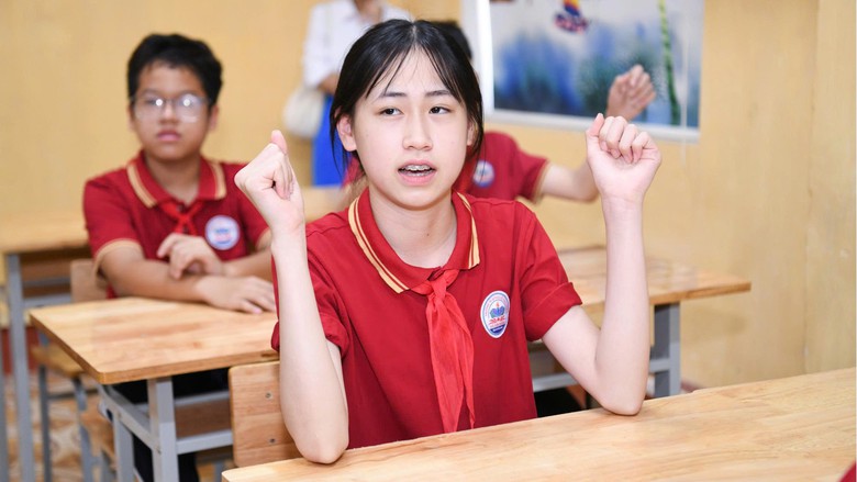 Đưa tiếng Anh đến gần hơn với học sinh vùng cao, biên giới, hải đảo - Ảnh 2.
