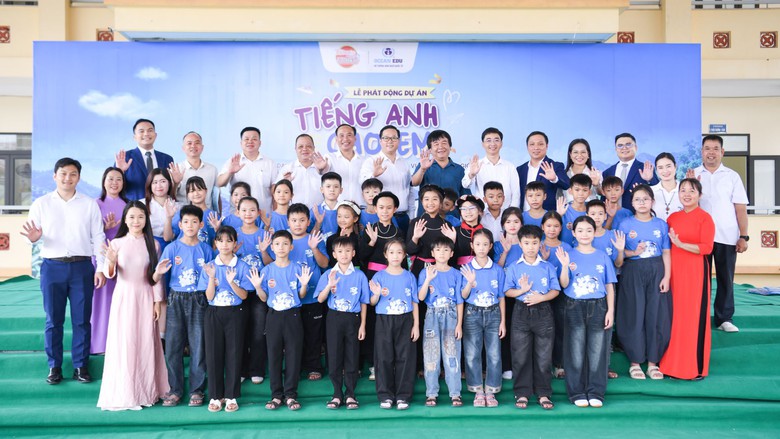 Đưa tiếng Anh đến gần hơn với học sinh vùng cao, biên giới, hải đảo - Ảnh 12.